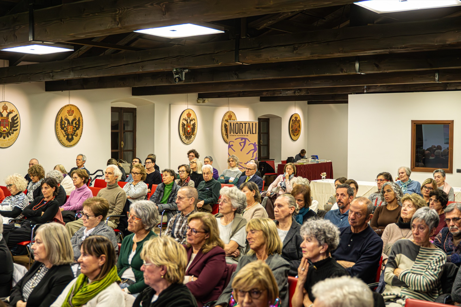 Sala piena durante un incontro del festival