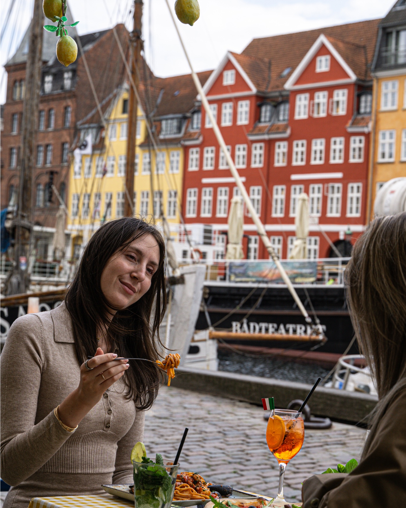 Pranzo sul canale di Nyhavn